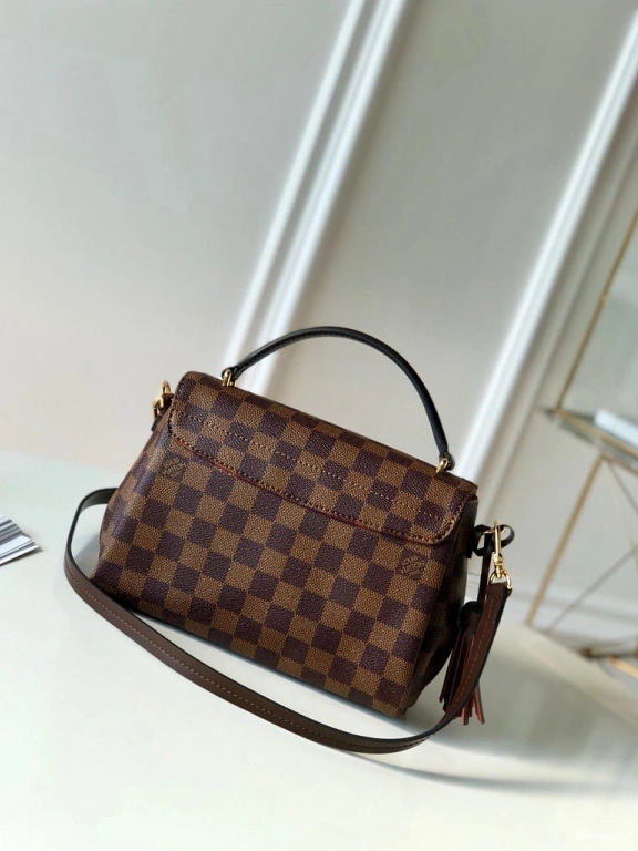 Vuitton CROISETTE Louis 0524